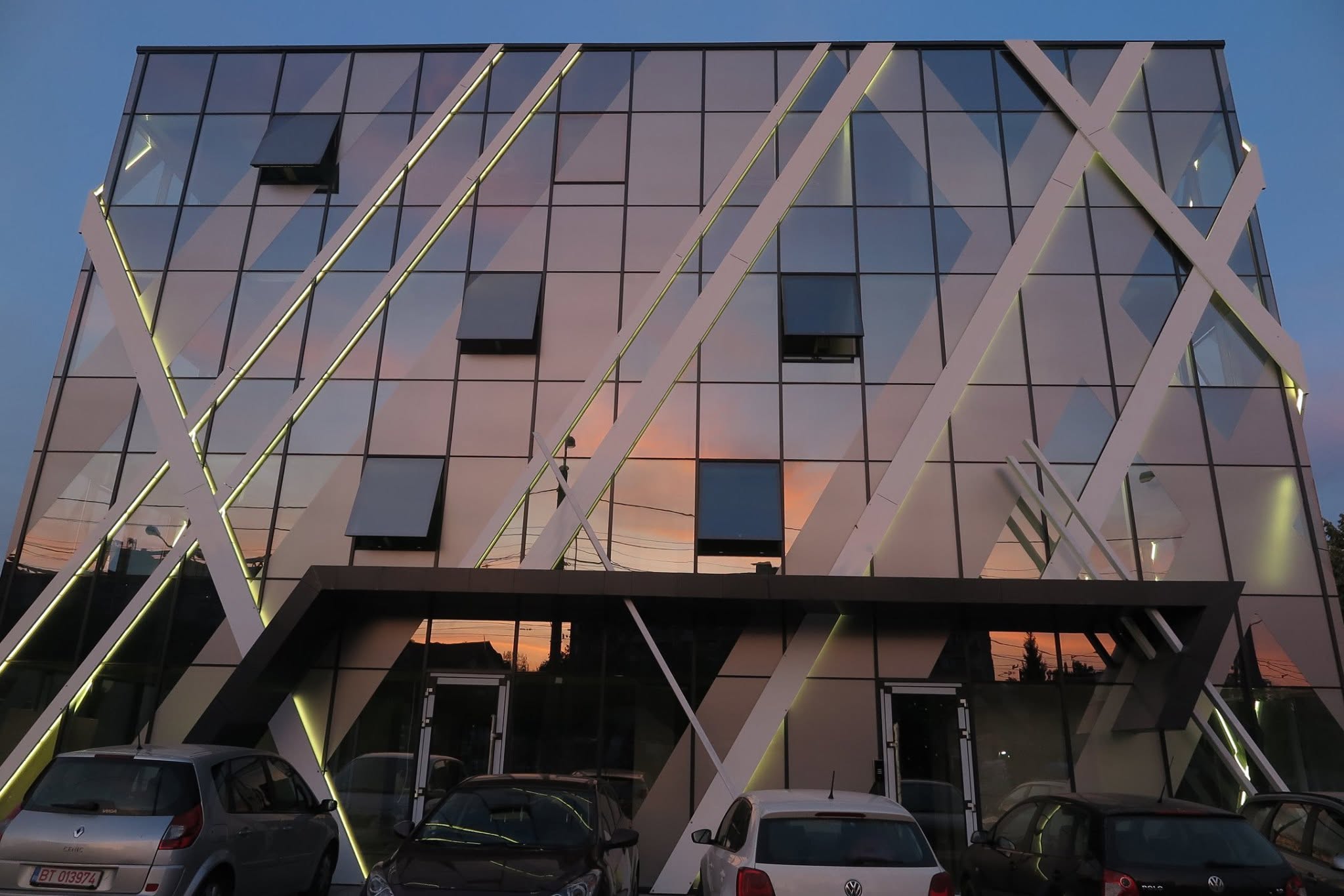 FLUX Tătărași — frame 7