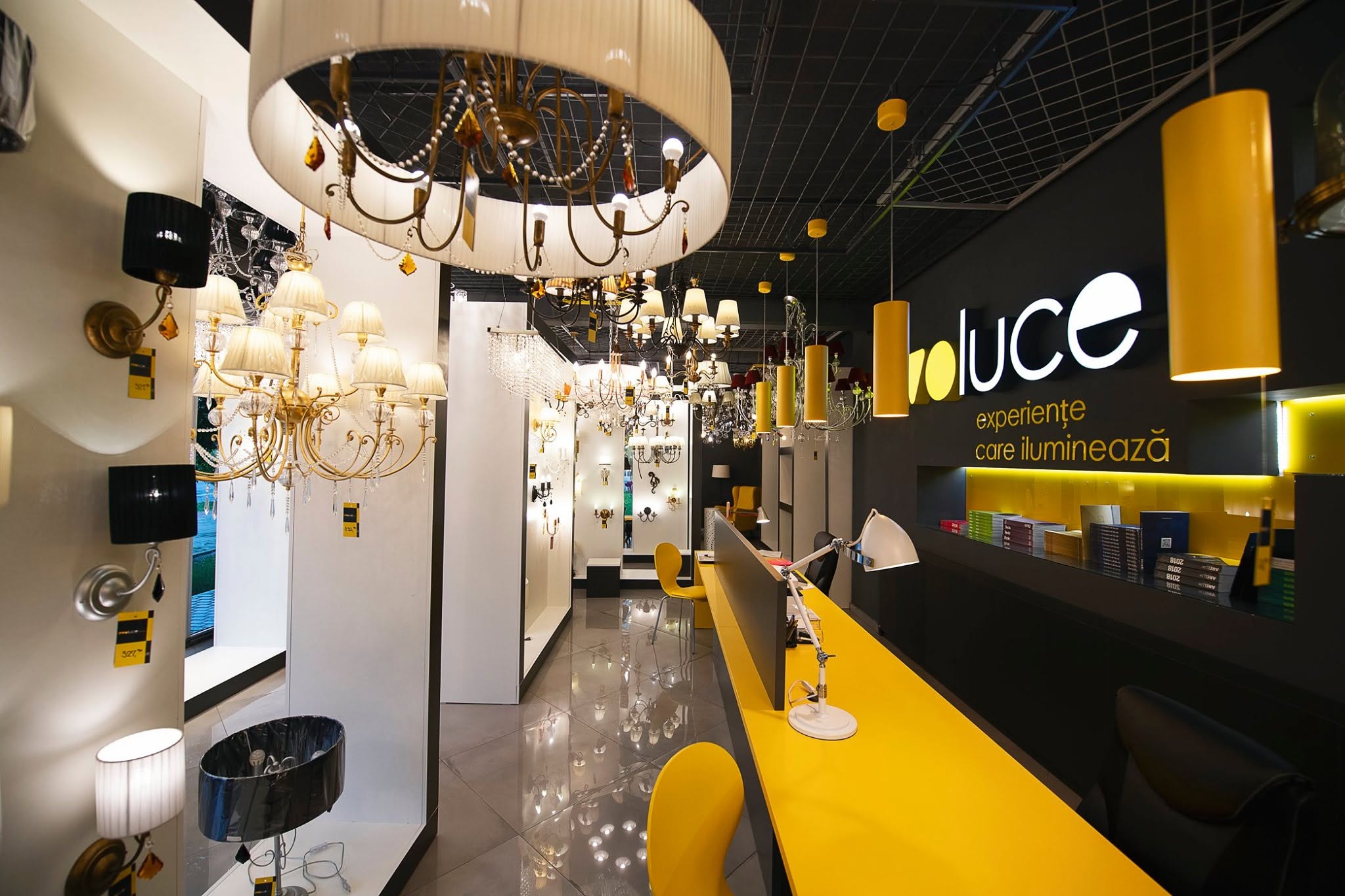 EvoLuce — Lighting Showroom — frame 7