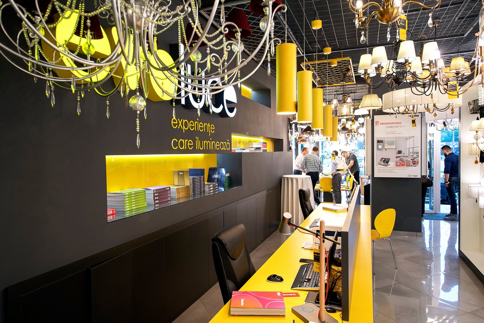 EvoLuce — Lighting Showroom — frame 9