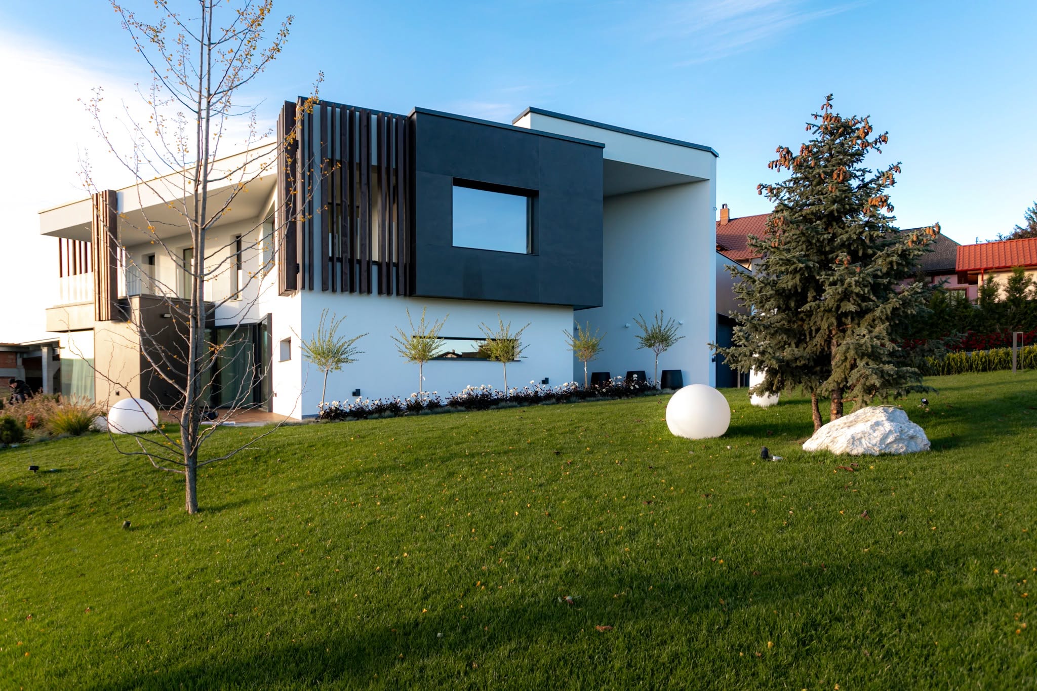 Brise-Soleil Residence — 13
